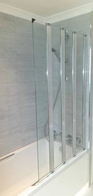 Four Fold Bath Screen - 1450 X 886mm - Cleargreen 2 Four Fold Bath Screen - 1450 X 886mm - Cleargreen - Image 2